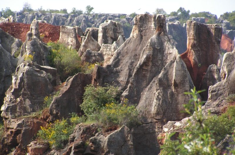 Bizarre Felsformationen im Naturpark Cerro del Hierro